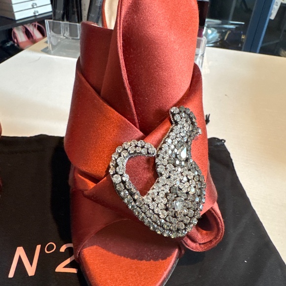 No 21 (Numero 21) Gorgeous Rhinestone Heels - Picture 3 of 8